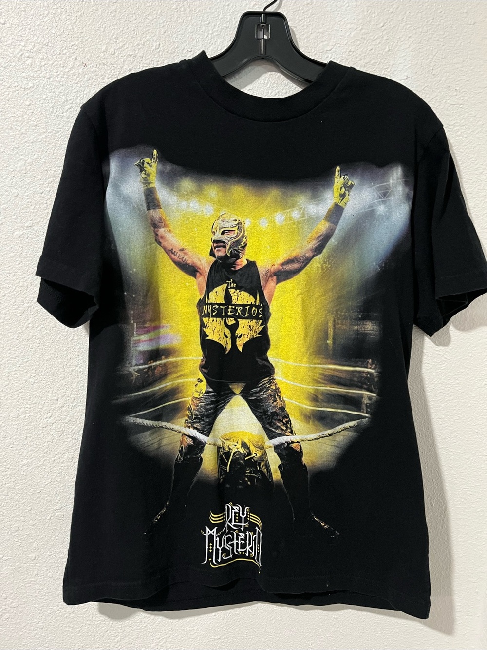 Rey Mysterio WWE T-Shirt Size Small